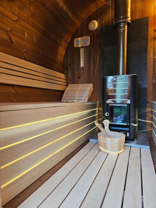 Hotel Camper Met Sauna En Zwembad In De Rand Van De Vlaamse Ardennen Haaltert Esterno foto